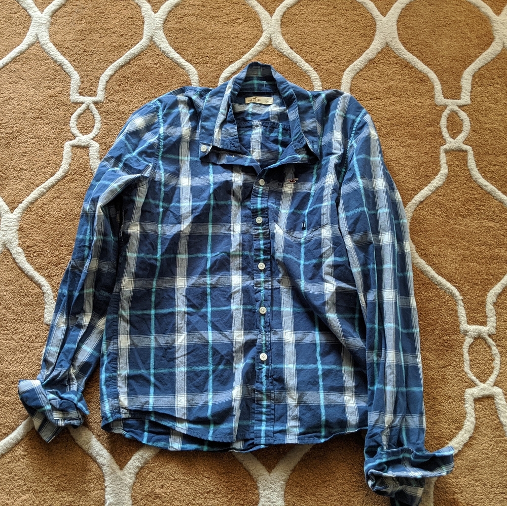 Hollister graphic button up